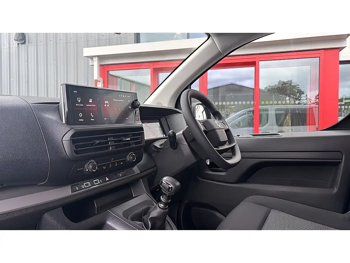 Used 2026 Vauxhall Vivaro Prime Xl Crew White - Interior and Exterior details 11