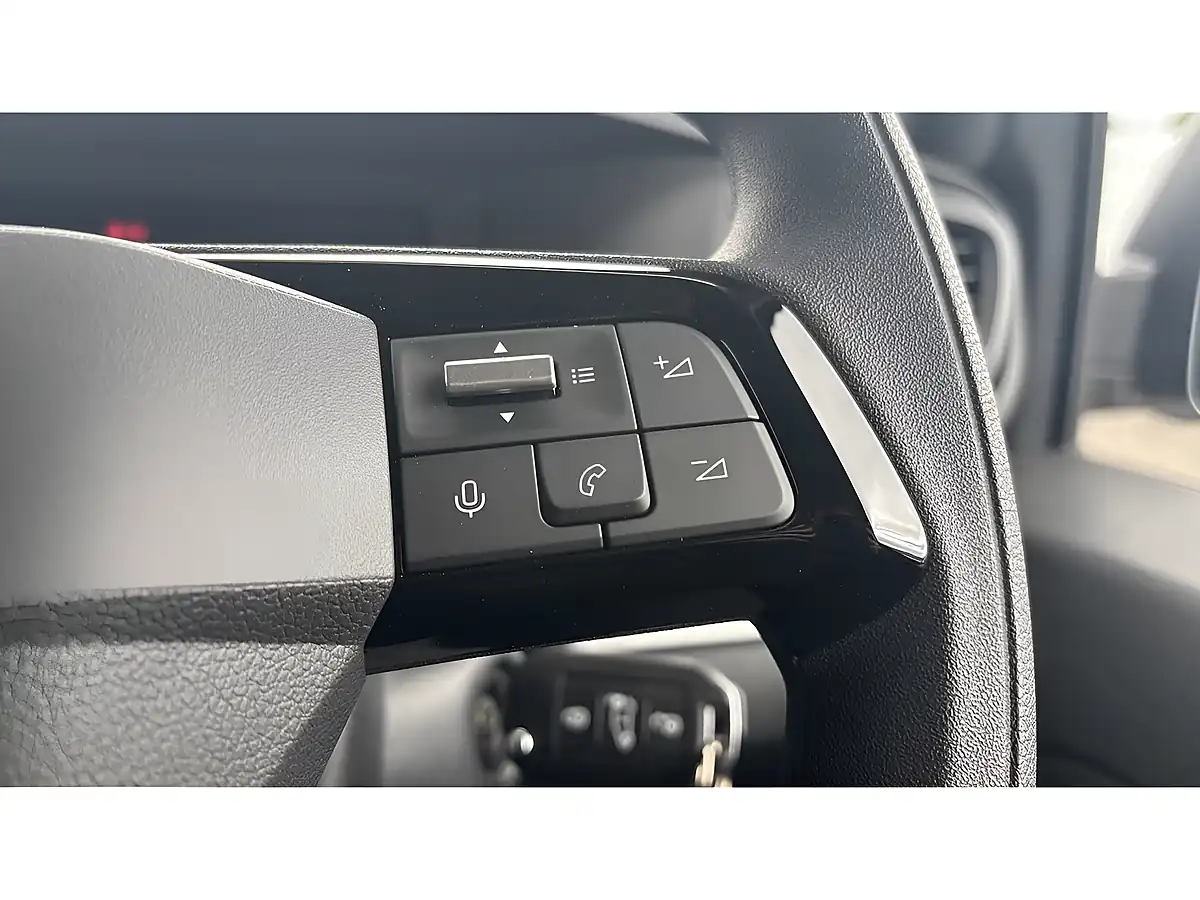 Used 2026 Vauxhall Vivaro Prime Xl Crew White - Interior and Exterior details 14