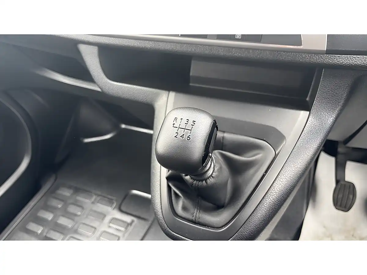 Used 2026 Vauxhall Vivaro Prime Xl Crew White - Interior and Exterior details 16