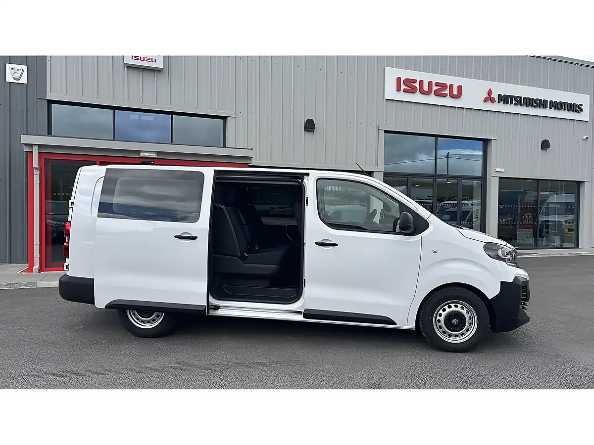 Used 2026 Vauxhall Vivaro Prime Xl Crew White - Interior and Exterior details 7