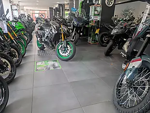 Used 2026 Voge 300 Rally Black - Interior and Exterior details 13
