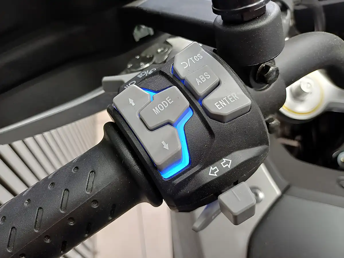 Used 2026 Voge DS525 X Blue - Interior and Exterior details 13