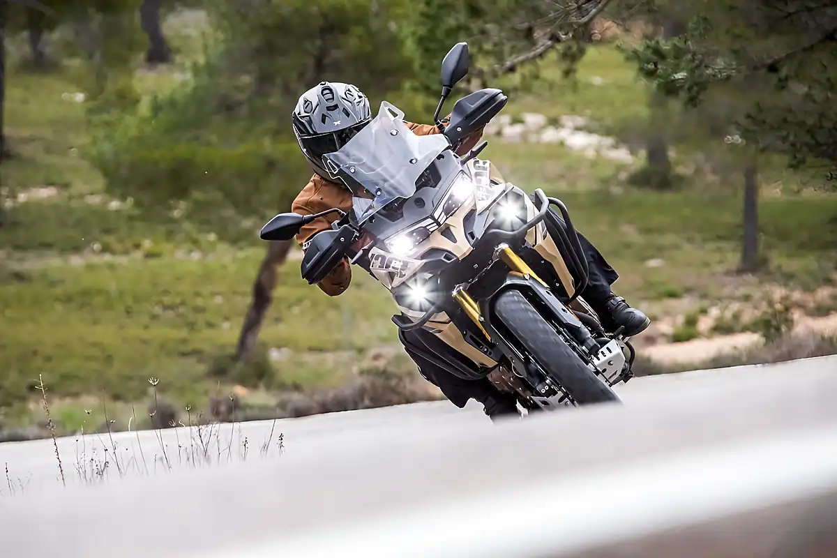 Used 2026 Voge DS625X Adventure Desert Yellow - Interior and Exterior details 11