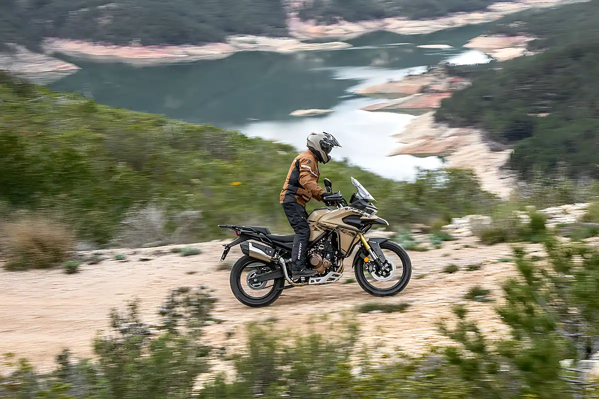 Used 2026 Voge DS625X Adventure Desert Yellow - Interior and Exterior details 2