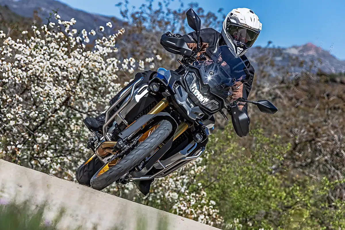 Used 2026 Voge DS900X Adventure Touring Lime Green - Front View