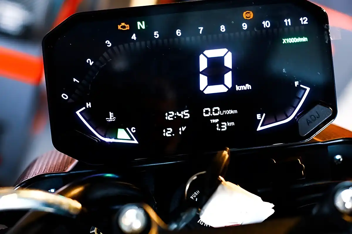 Used 2026 Voge R125 Pre Registered Black - Interior and Exterior details 6