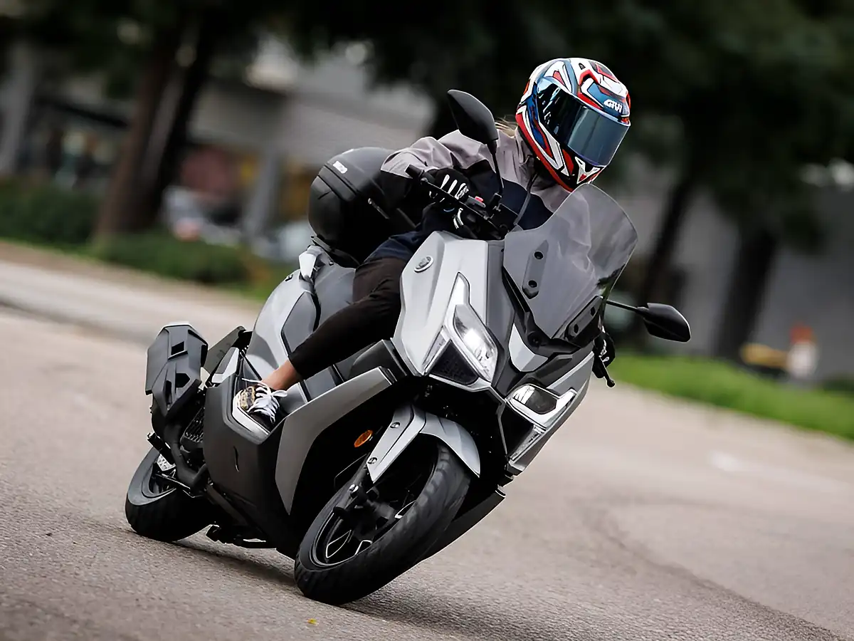 Used 2026 Voge SR1 Black - Front View