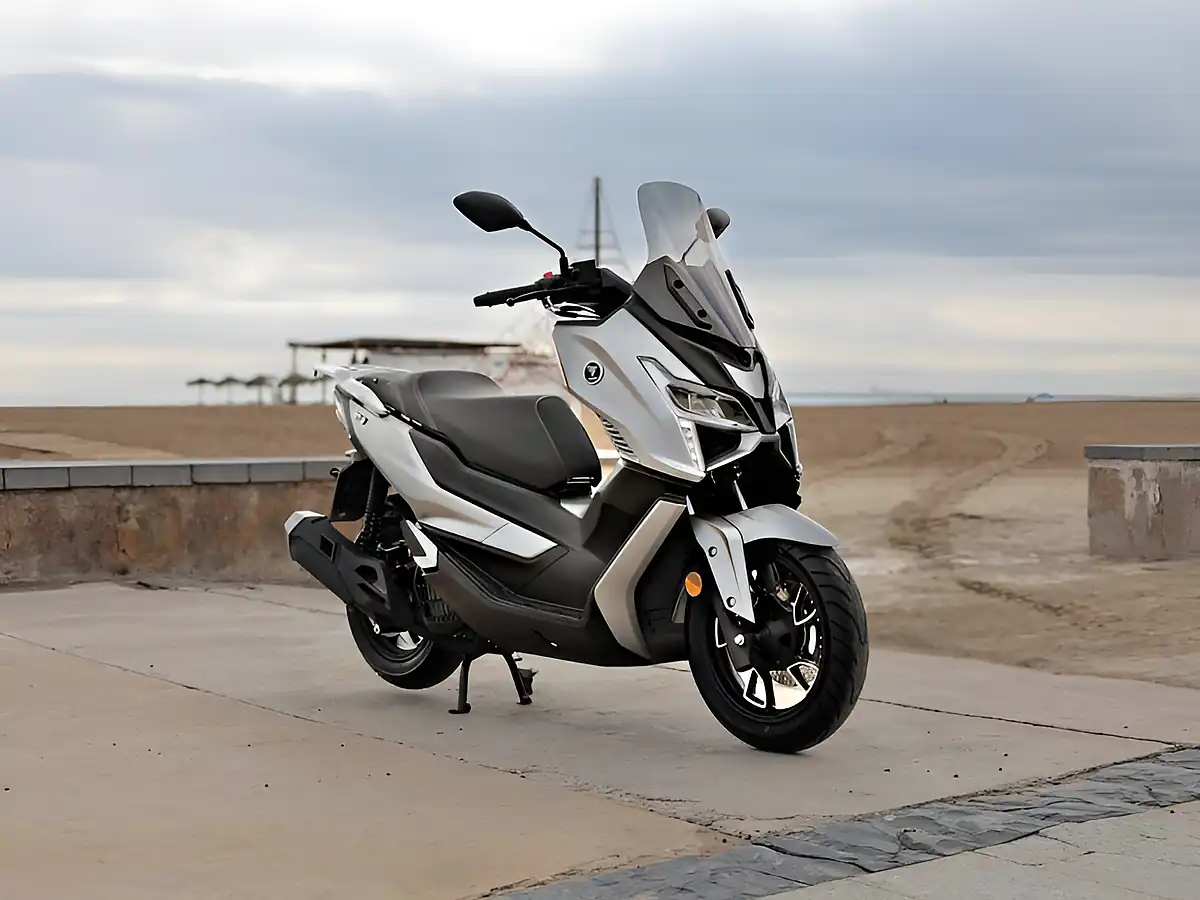 Used 2026 Voge SR1 Black - Interior and Exterior details 4
