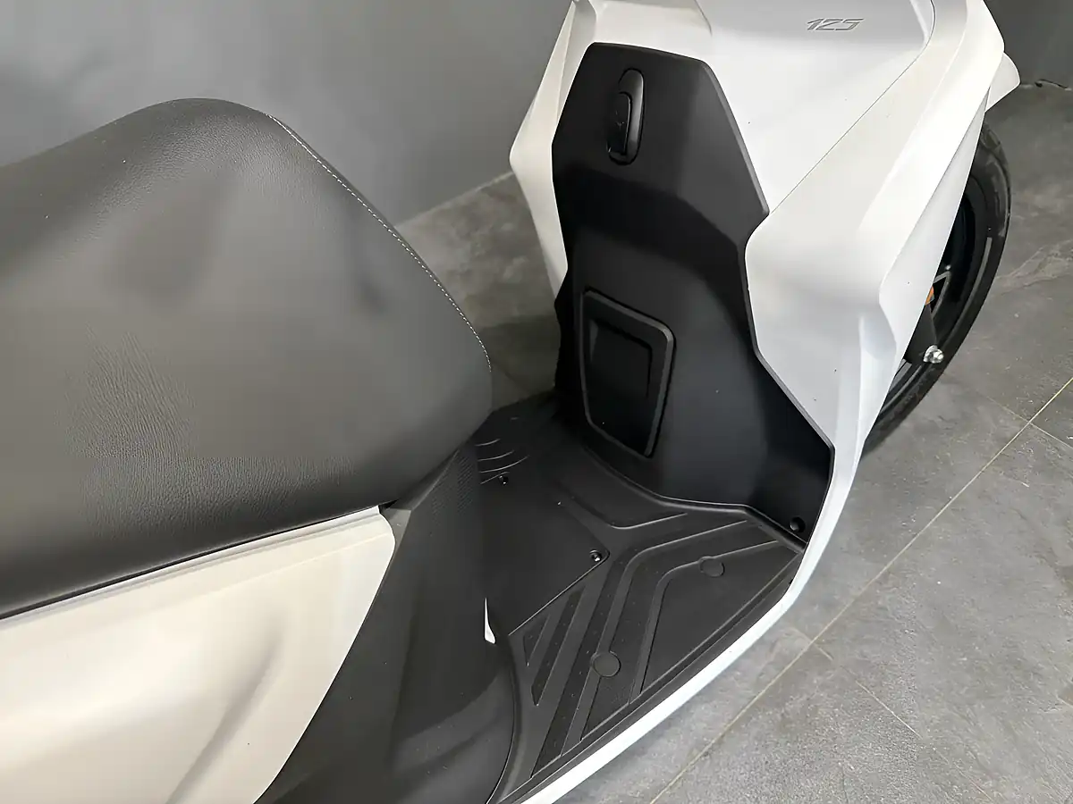 Used 2026 Voge SR16 Matt Black - Interior and Exterior details 10