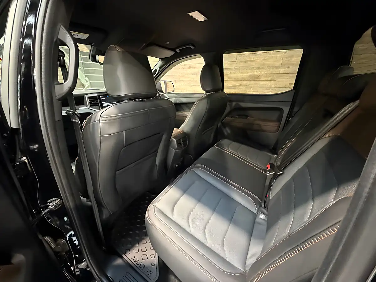 Used 2026 Volkswagen Amarok Panamericana Black - Interior and Exterior details 11