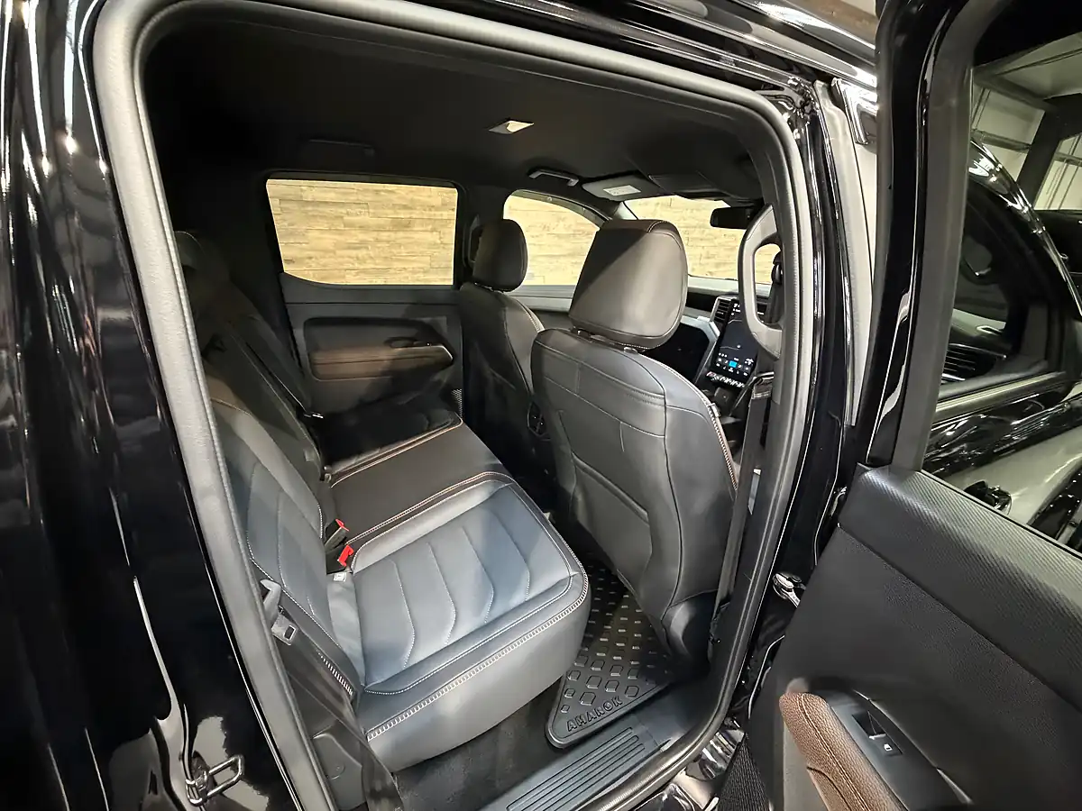 Used 2026 Volkswagen Amarok Panamericana Black - Interior and Exterior details 13