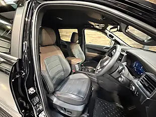 Used 2026 Volkswagen Amarok Panamericana Black - Interior and Exterior details 8