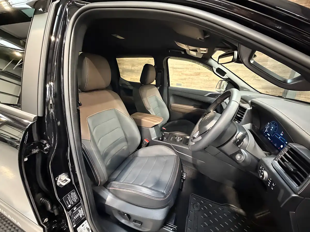 Used 2026 Volkswagen Amarok Panamericana Black - Interior and Exterior details 8