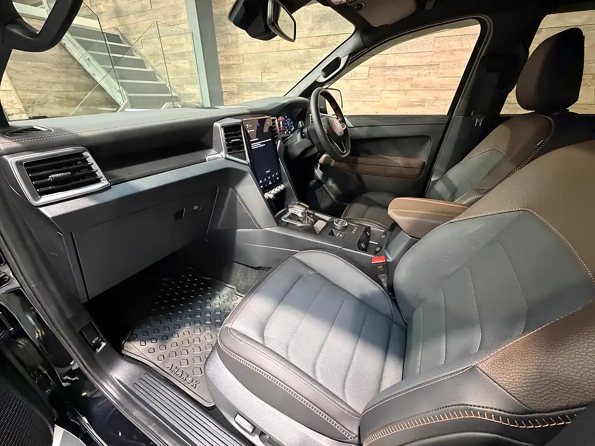 Used 2026 Volkswagen Amarok Panamericana Black - Interior and Exterior details 9