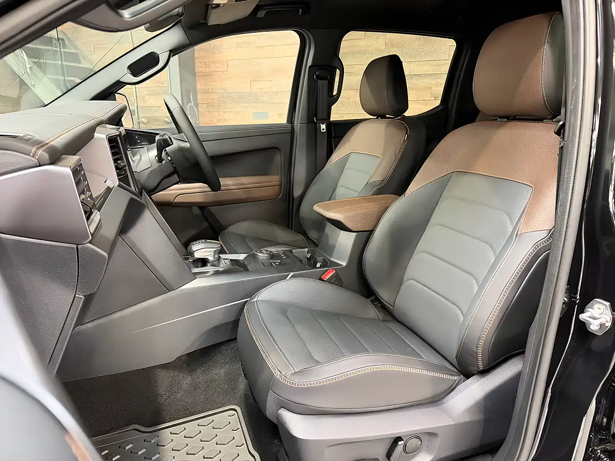 Used 2026 Volkswagen Amarok Panamericana Black - Interior and Exterior details 11