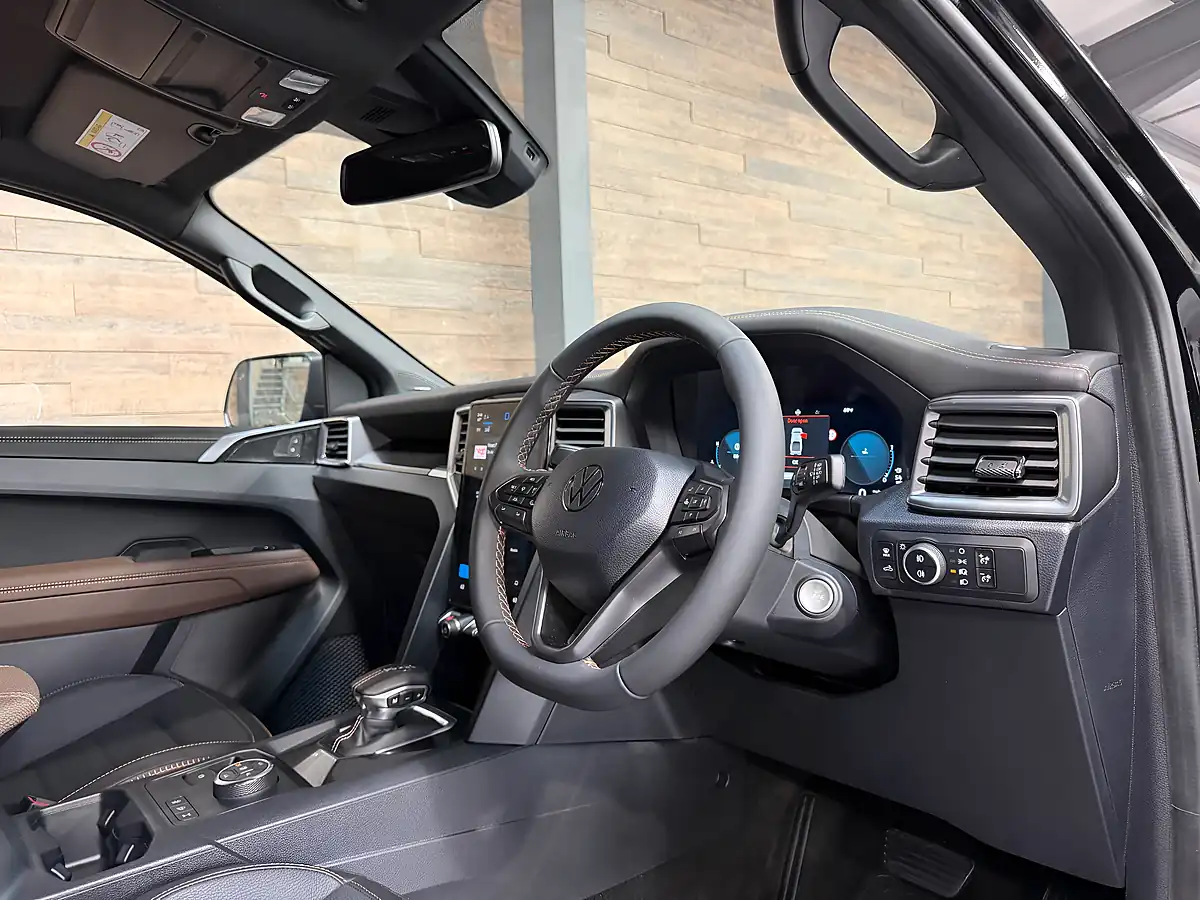 Used 2026 Volkswagen Amarok Panamericana Black - Interior and Exterior details 8