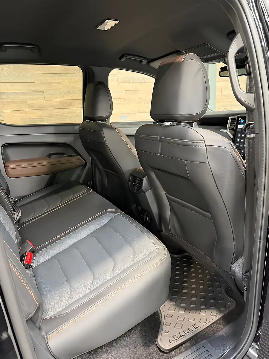 Used 2026 Volkswagen Amarok Panamericana Black - Interior and Exterior details 9