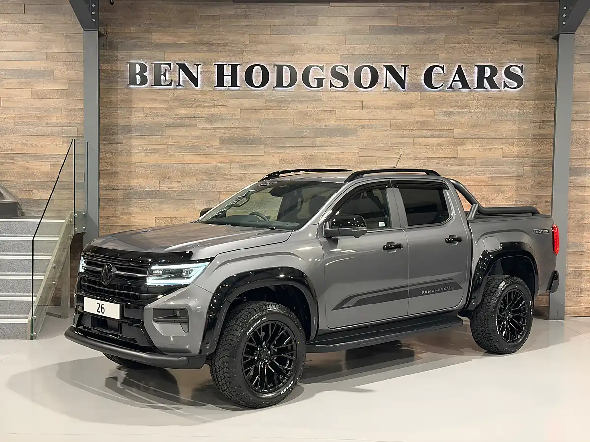 Used 2026 Volkswagen Amarok Panamericana Grey - Front View