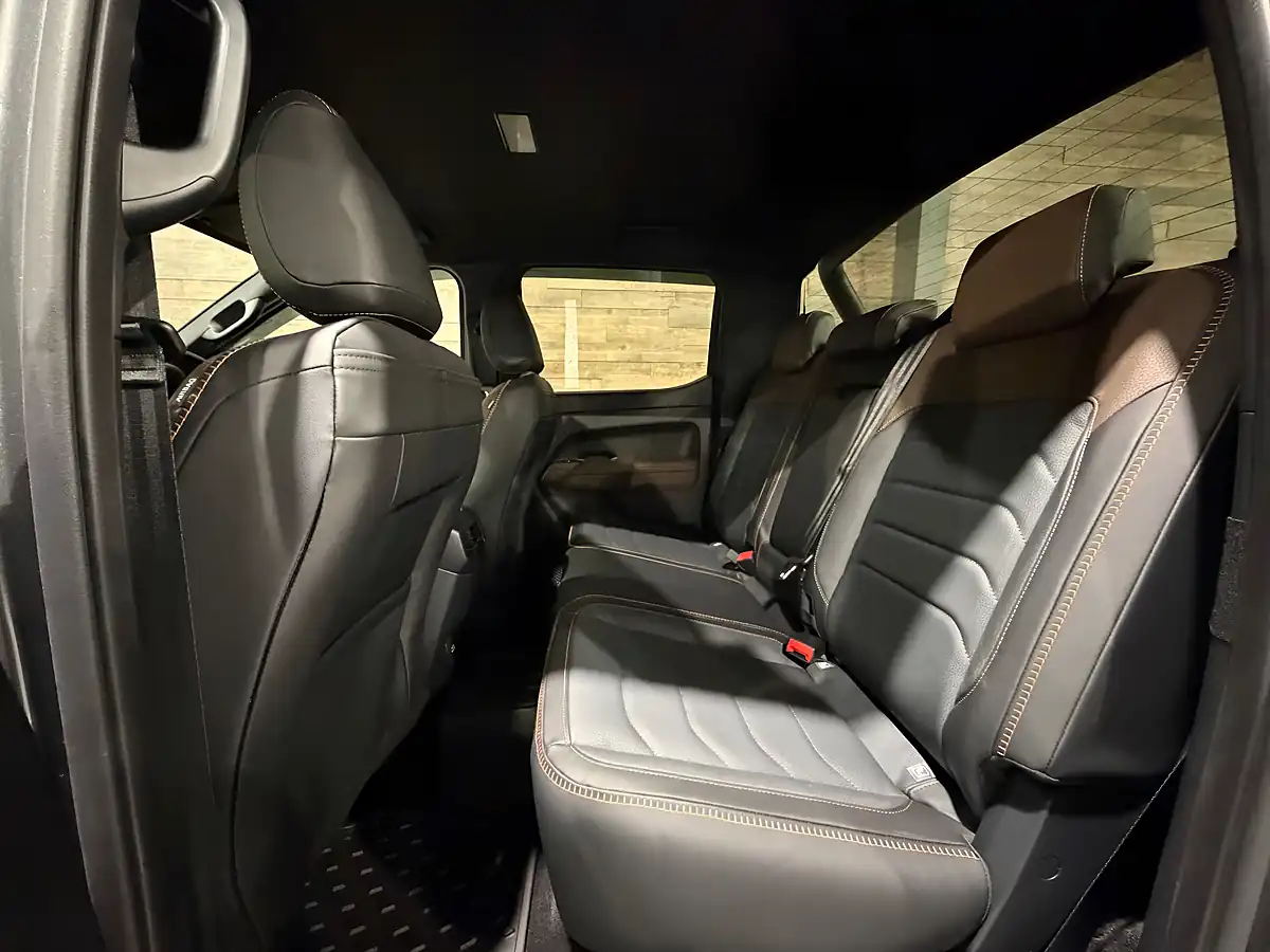 Used 2026 Volkswagen Amarok Panamericana Grey - Interior and Exterior details 12