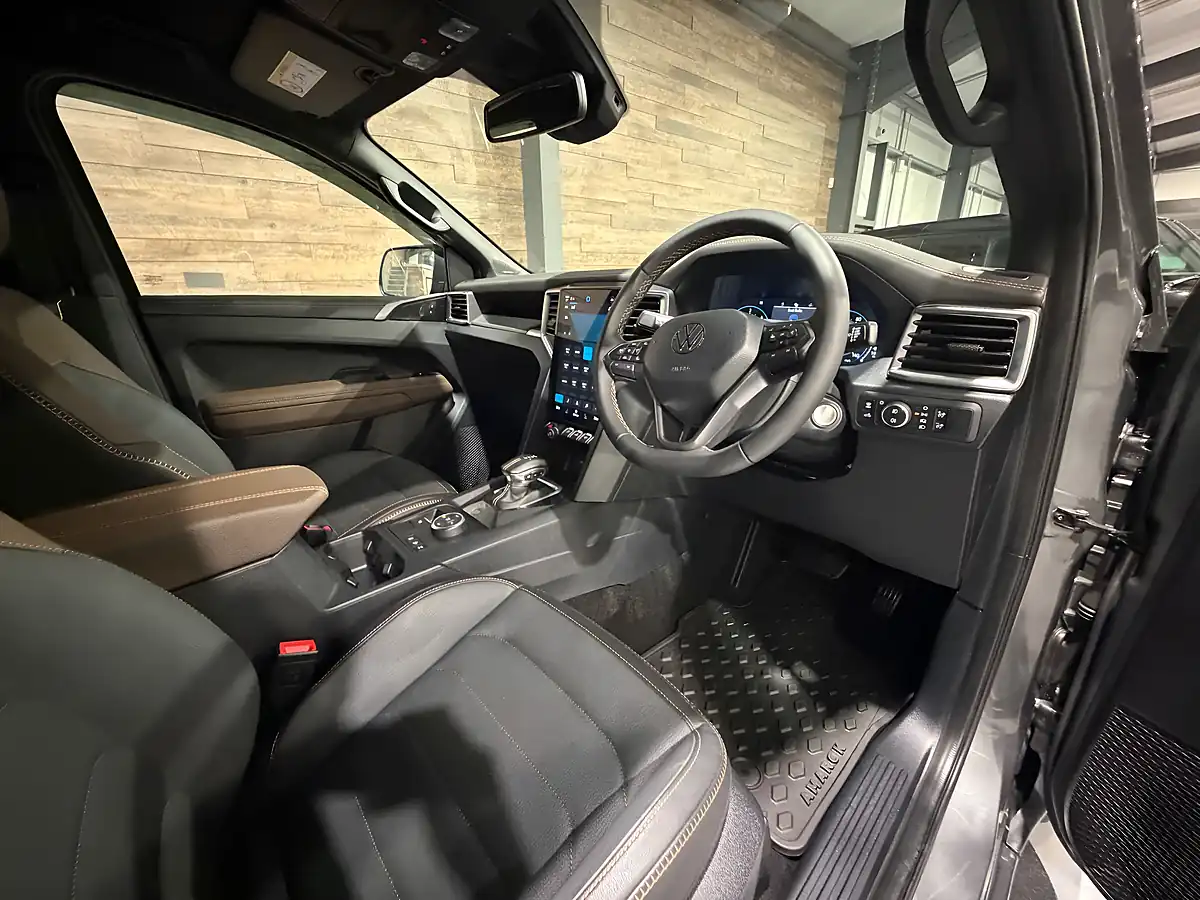 Used 2026 Volkswagen Amarok Panamericana Grey - Interior and Exterior details 7