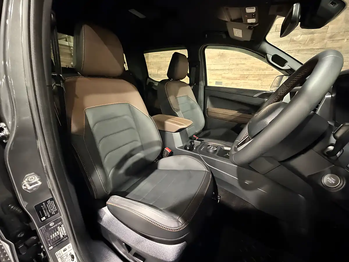 Used 2026 Volkswagen Amarok Panamericana Grey - Interior and Exterior details 8