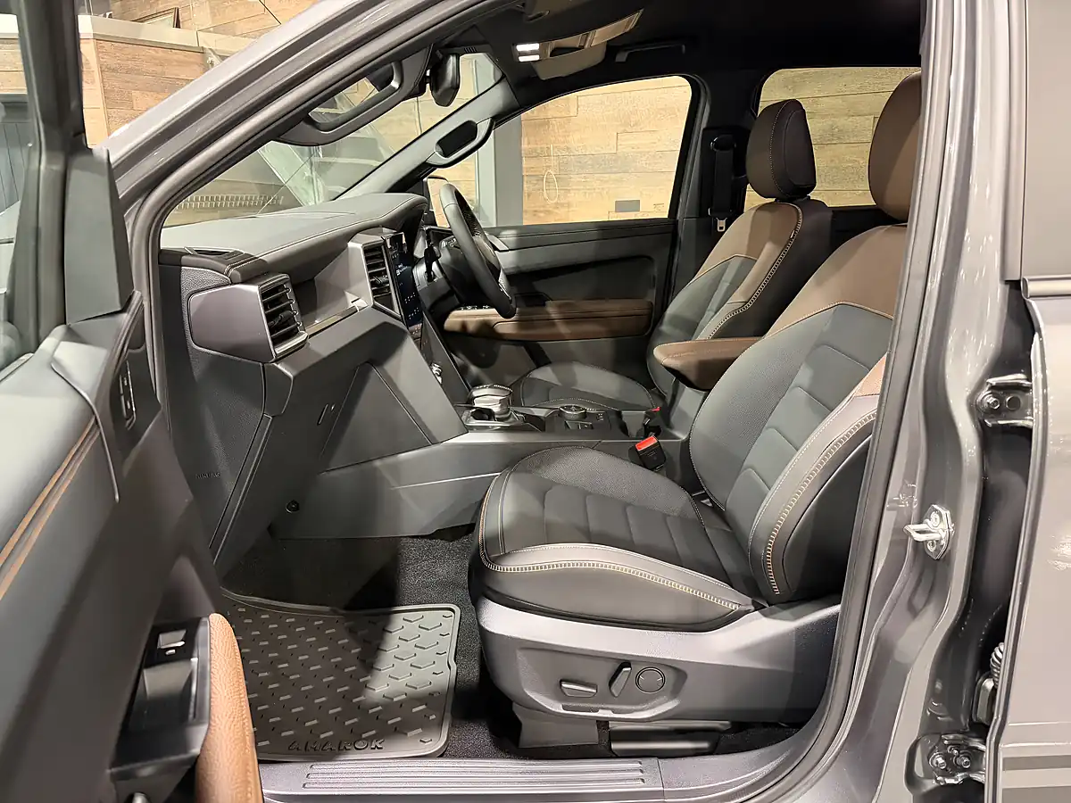 Used 2026 Volkswagen Amarok Panamericana Grey - Interior and Exterior details 11