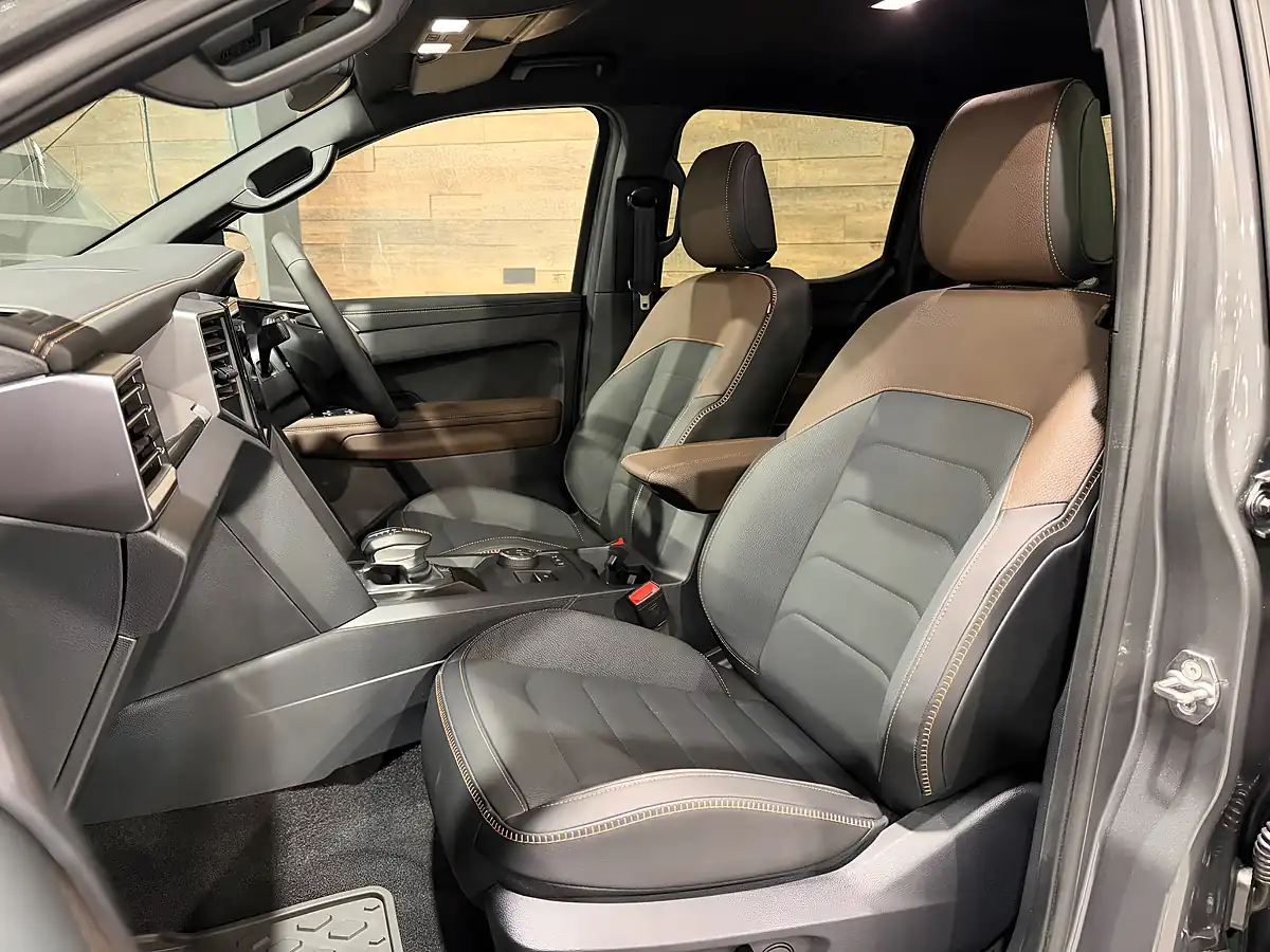 Used 2026 Volkswagen Amarok Panamericana Grey - Interior and Exterior details 12