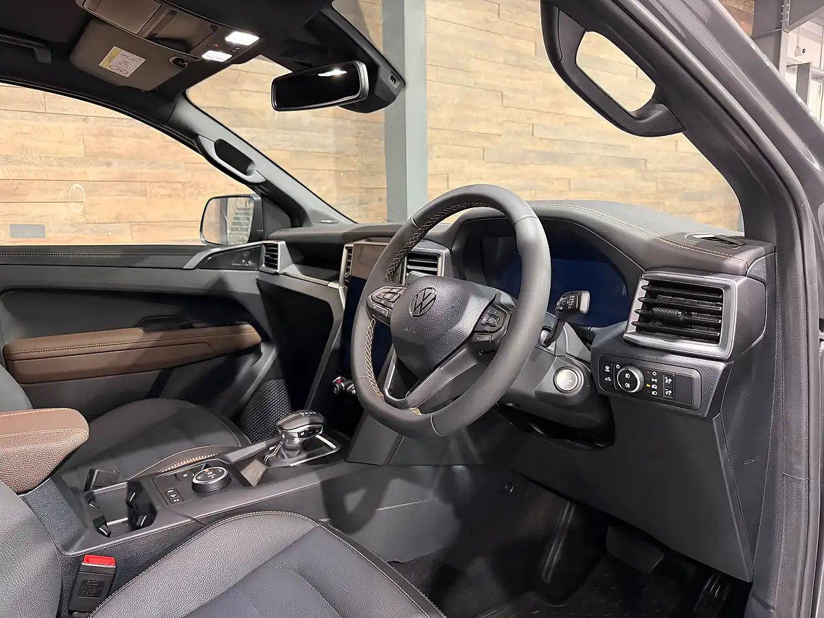 Used 2026 Volkswagen Amarok Panamericana Grey - Interior and Exterior details 8