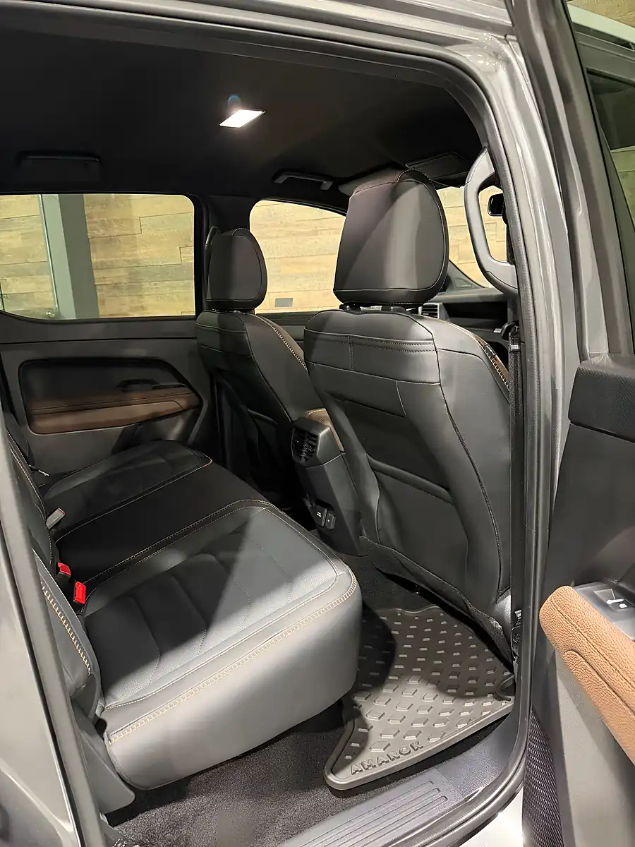 Used 2026 Volkswagen Amarok Panamericana Grey - Interior and Exterior details 9