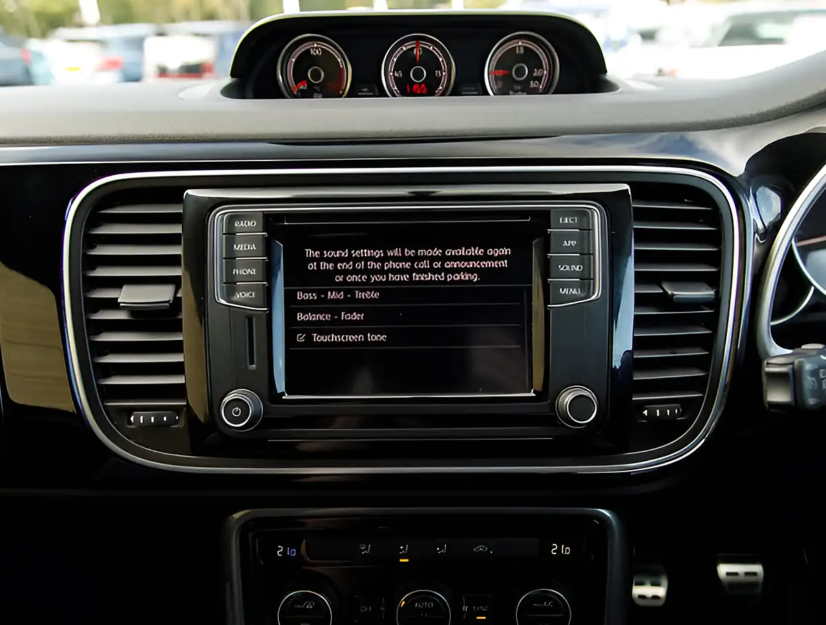 Used 2026 Volkswagen Beetle R Line White - Interior and Exterior details 16