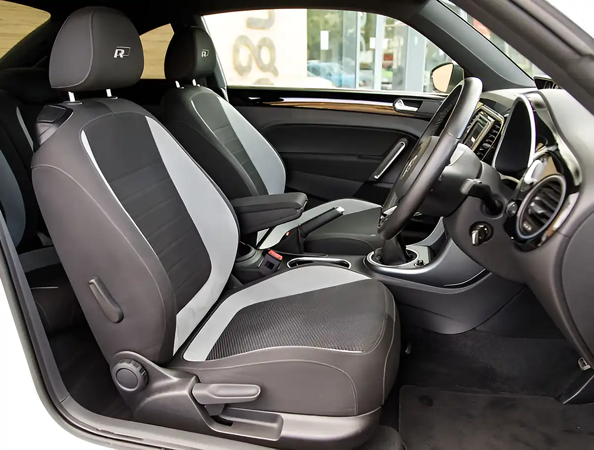 Used 2026 Volkswagen Beetle R Line White - Interior and Exterior details 18