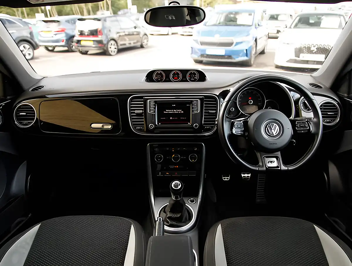 Used 2026 Volkswagen Beetle R Line White - Interior and Exterior details 3