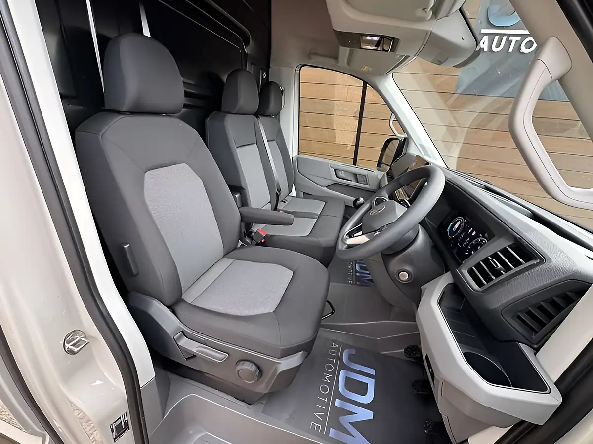 Used 2026 Volkswagen Crafter Commerce Plus Ascot Grey - Interior and Exterior details 14