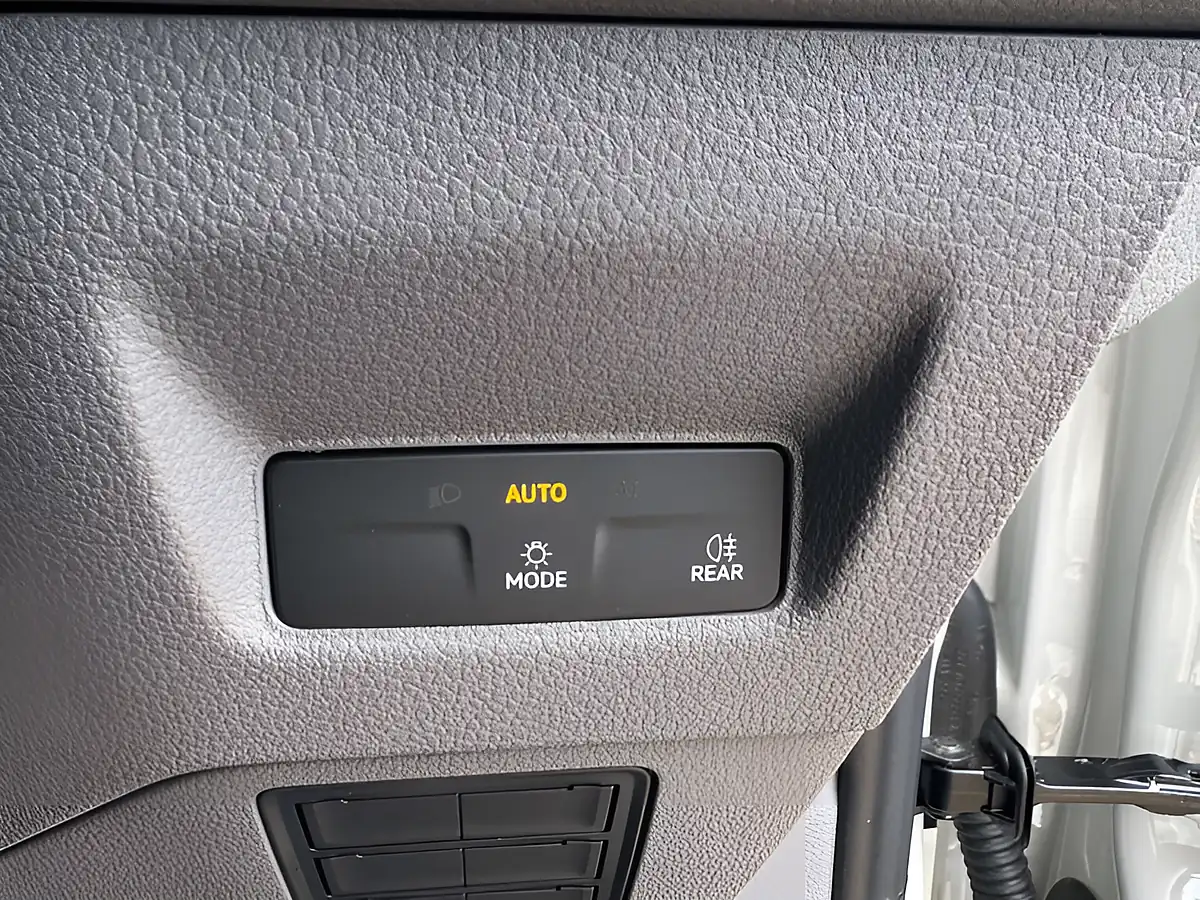 Used 2026 Volkswagen Crafter Commerce Plus Ascot Grey - Interior and Exterior details 16