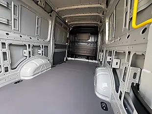 Used 2026 Volkswagen Crafter Commerce Plus Ascot Grey - Interior and Exterior details 6