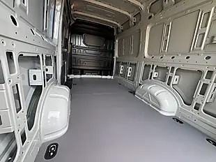 Used 2026 Volkswagen Crafter Commerce Plus Ascot Grey - Interior and Exterior details 7