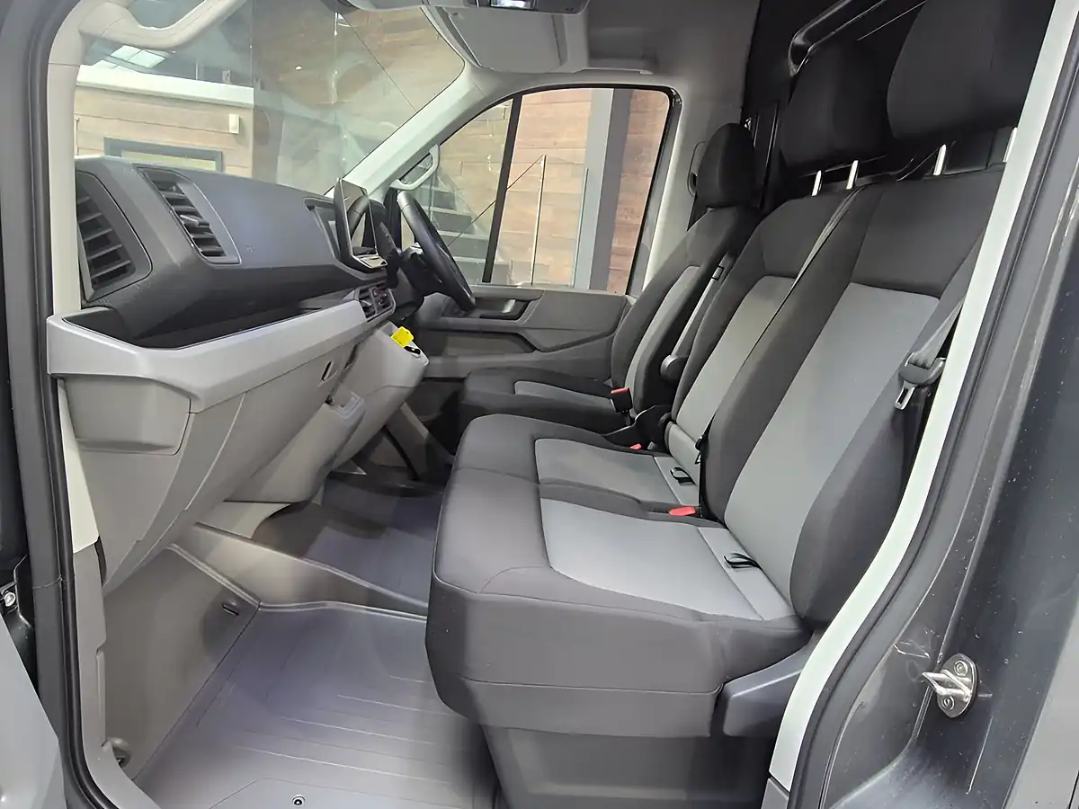 Used 2026 Volkswagen Crafter Commerce Plus Grey - Interior and Exterior details 10