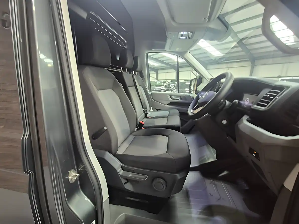 Used 2026 Volkswagen Crafter Commerce Plus Grey - Interior and Exterior details 11