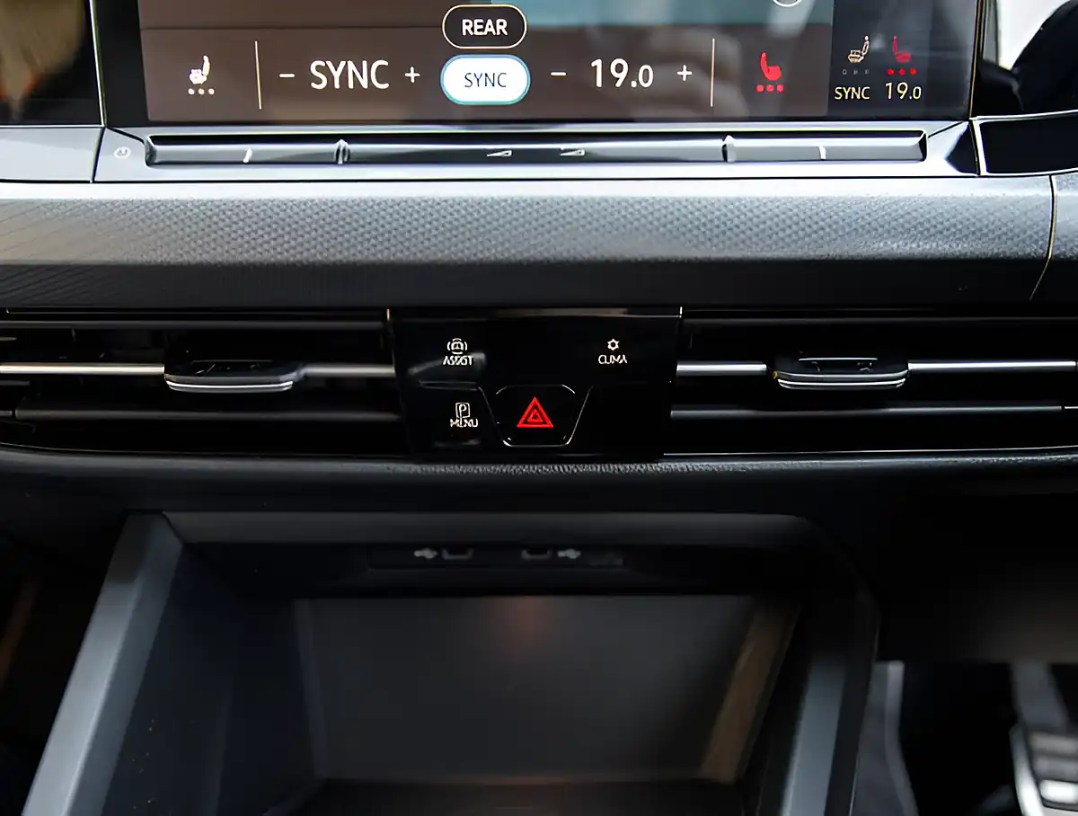 Used 2026 Volkswagen Golf Active Grey - Interior and Exterior details 19