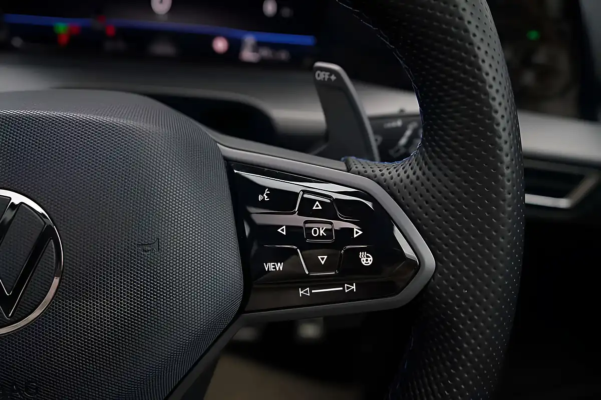 Used 2026 Volkswagen Golf Black Edition Grenadilla Black - Interior and Exterior details 13