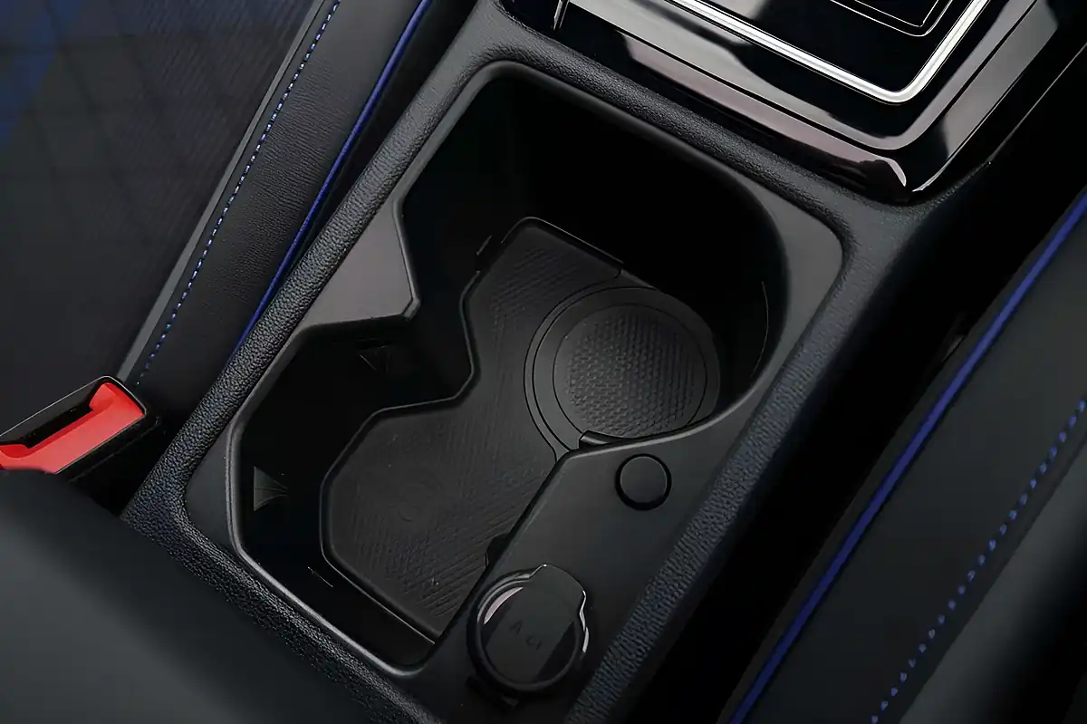 Used 2026 Volkswagen Golf Black Edition Grenadilla Black - Interior and Exterior details 14