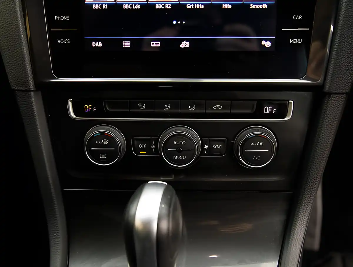Used 2026 Volkswagen Golf Blue - Interior and Exterior details 19