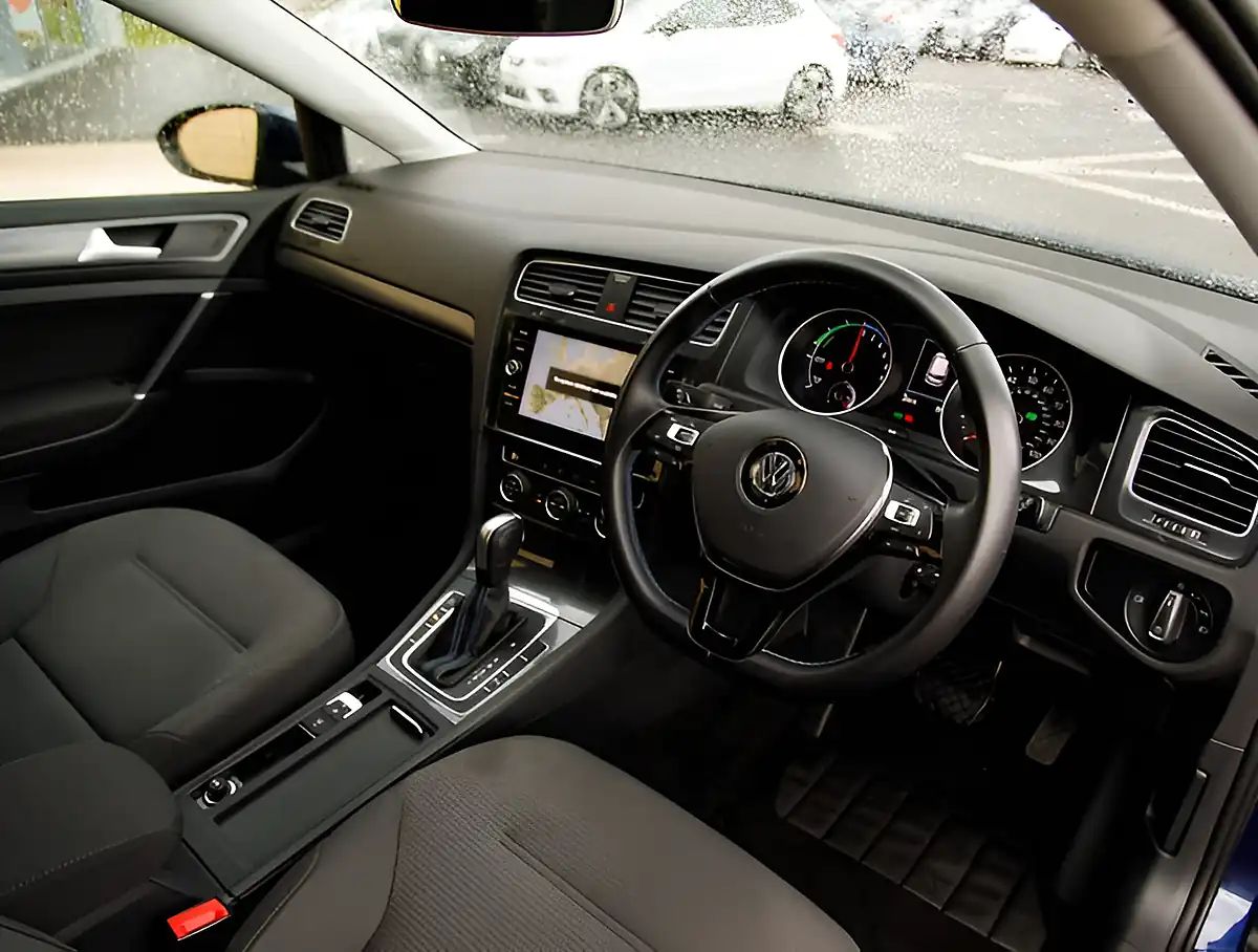 Used 2026 Volkswagen Golf Blue - Interior and Exterior details 4