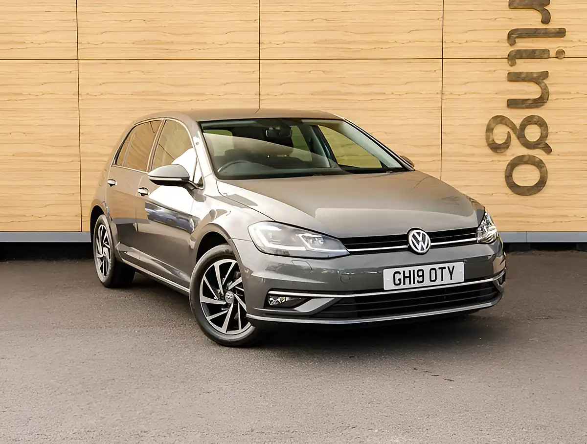Used 2026 Volkswagen Golf Match Grey - Front View