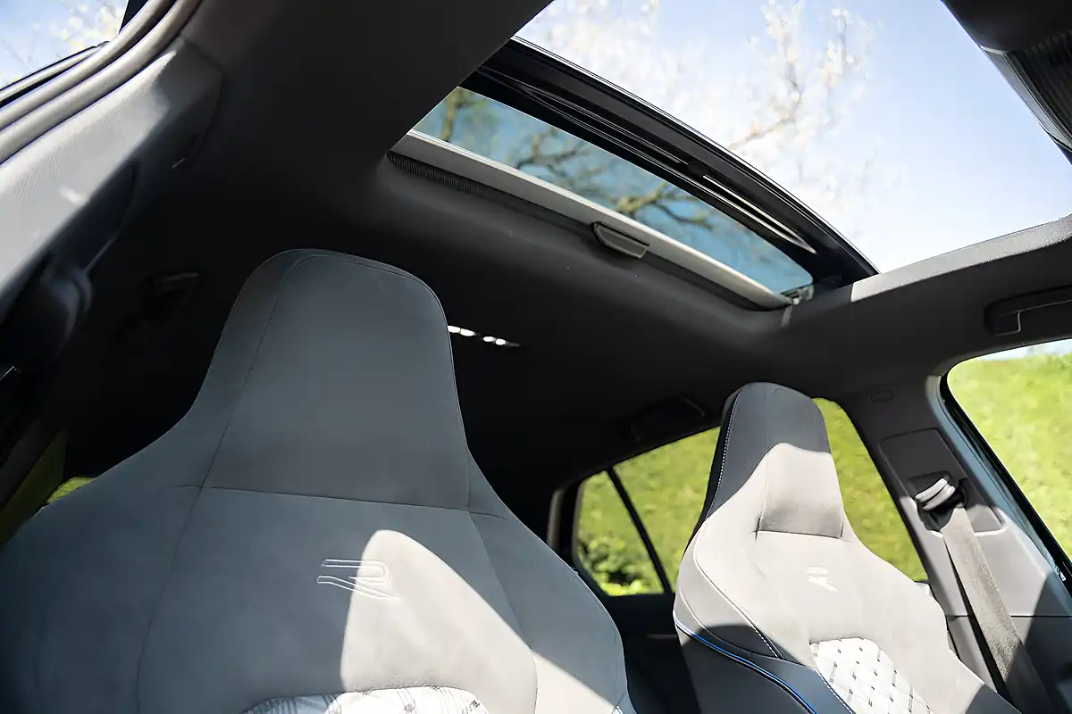 Used 2026 Volkswagen Golf R-Line Black - Interior and Exterior details 13