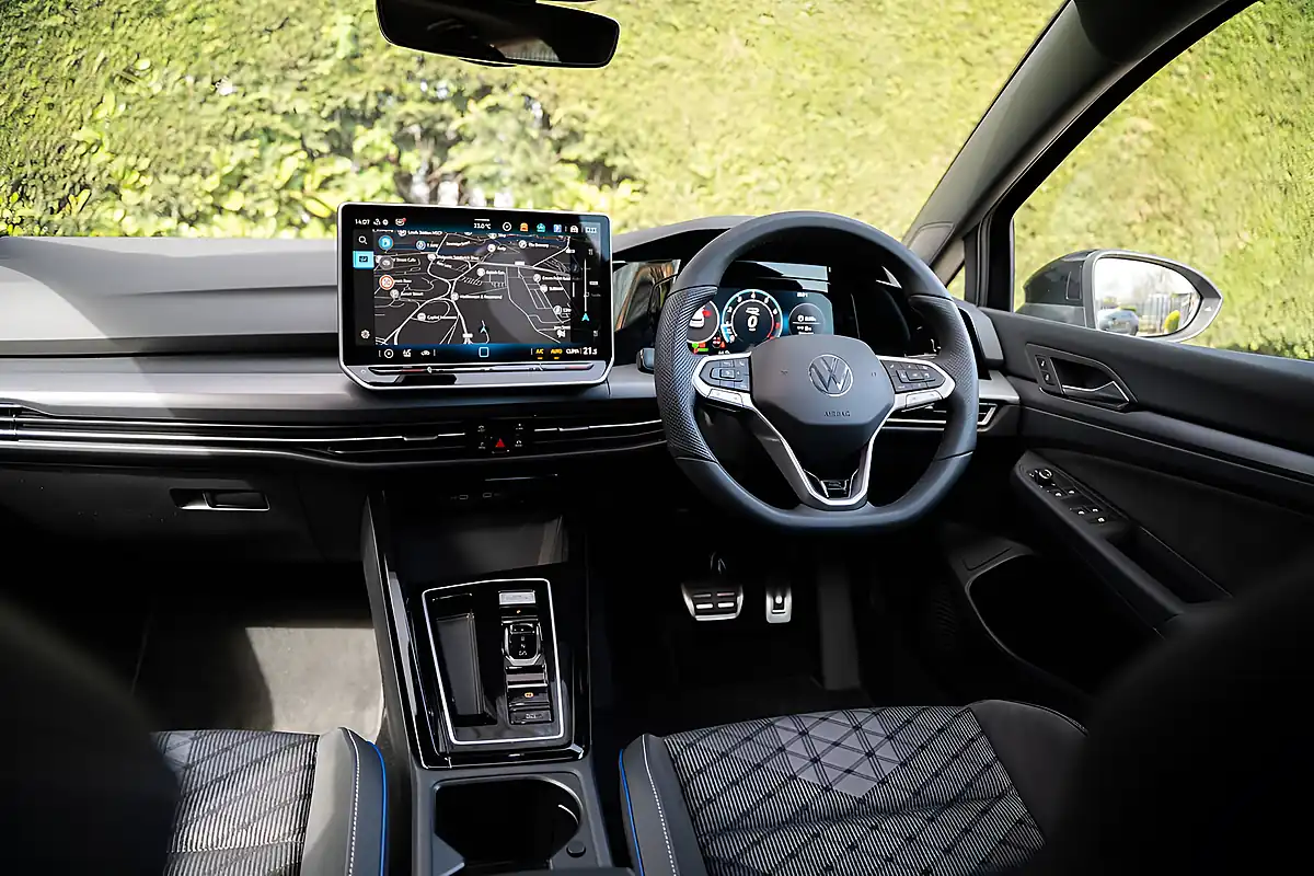Used 2026 Volkswagen Golf R-Line Black - Interior and Exterior details 19