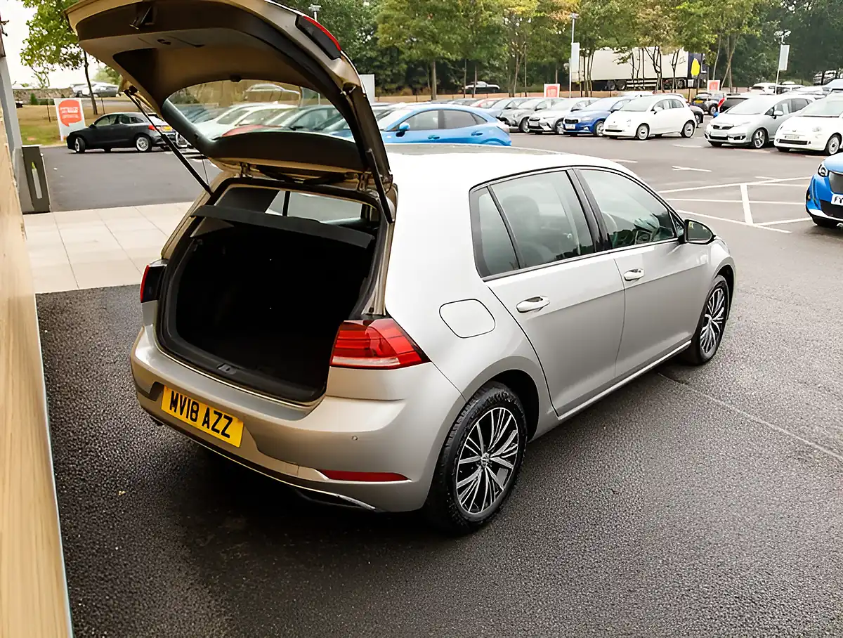 Used 2026 Volkswagen Golf Se Navigation Silver - Interior and Exterior details 20