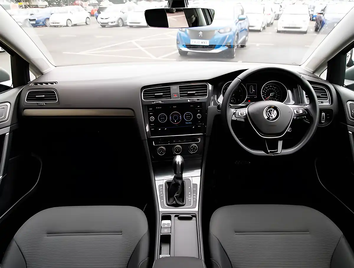 Used 2026 Volkswagen Golf Se Navigation Silver - Interior and Exterior details 3