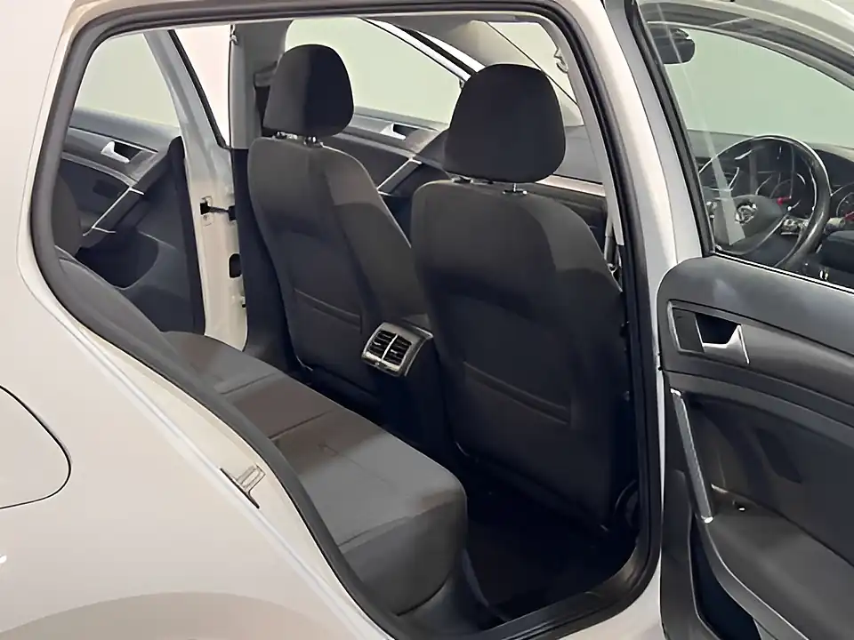 Used 2026 Volkswagen Golf Se White - Interior and Exterior details 10