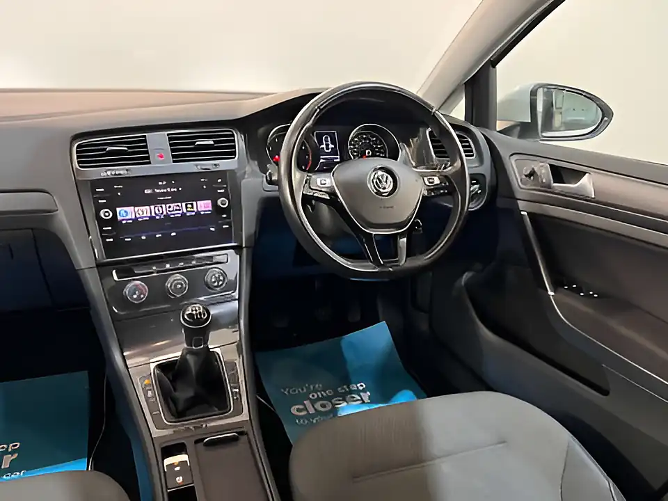 Used 2026 Volkswagen Golf Se White - Interior and Exterior details 12